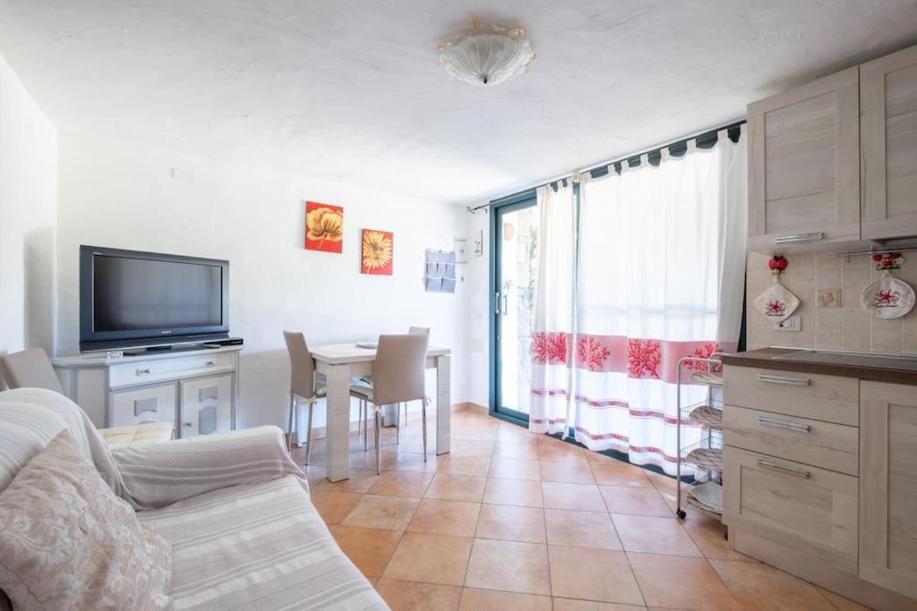 Mare A 4 Minuti AutoCasa/Giardino E Wifi Budoni Exterior foto